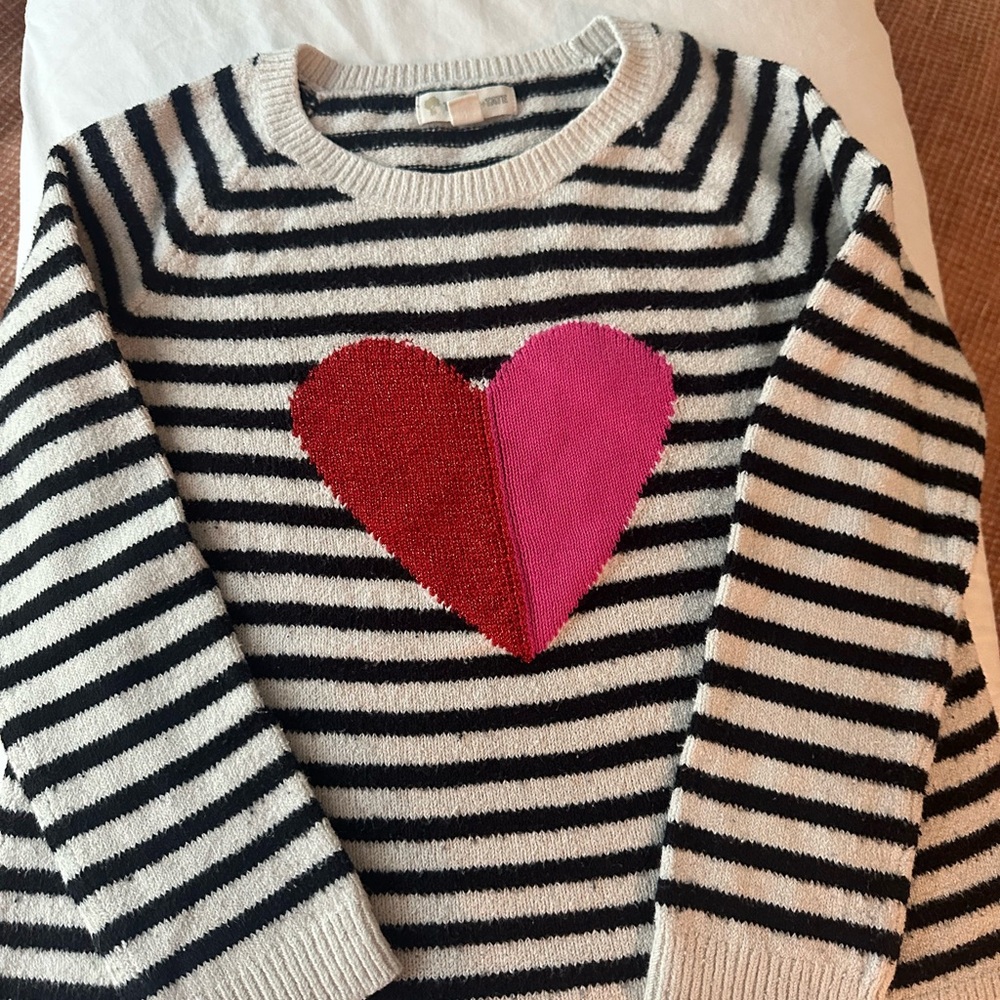 Girls sweater - great shape. Very soft and comfy!!!